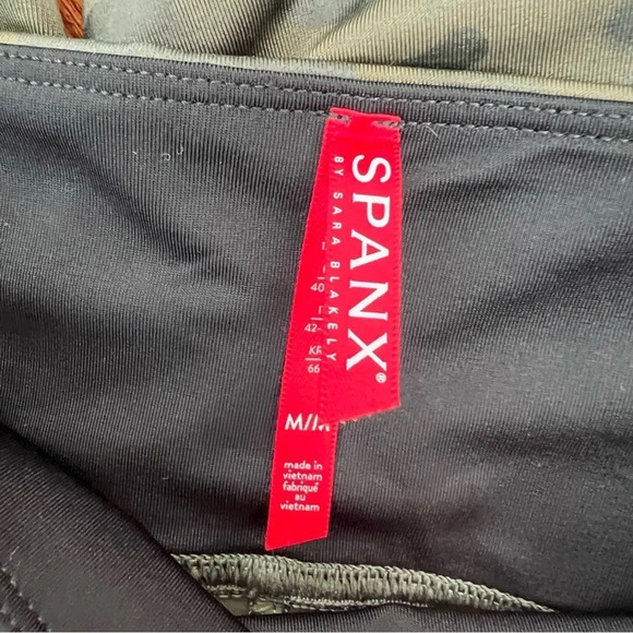 Spanx Look At Me Now Green Camo Leggings size M - Picture 6 of 8